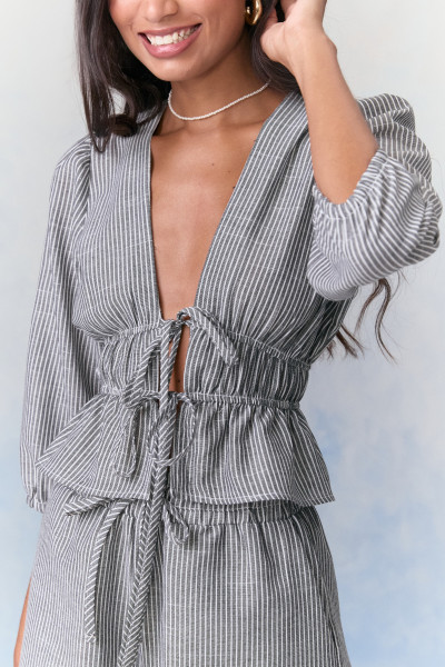 Blusa Bata Analu Listrada Preto