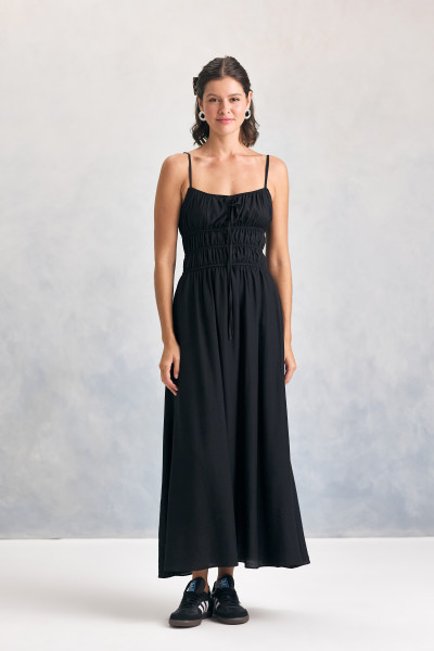 Vestido Midi Giselle Preto
