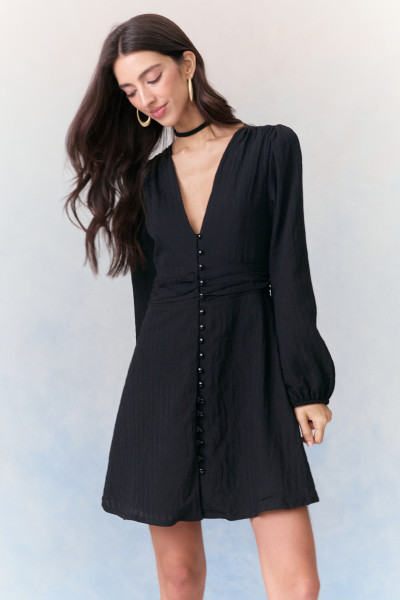 Vestido Curto Crepe Niara Preto