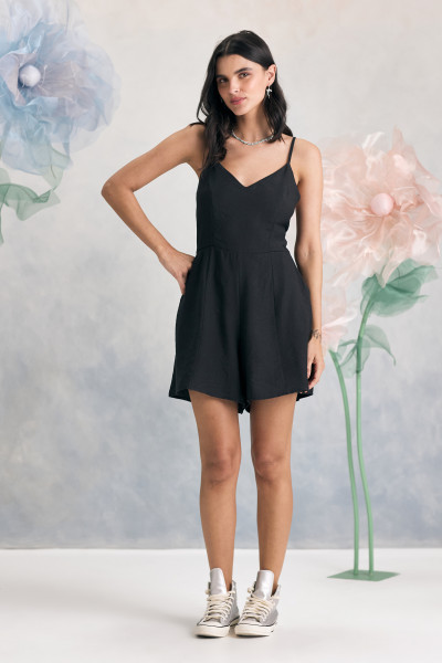 Macaquinho Com Bolsos Juna Preto