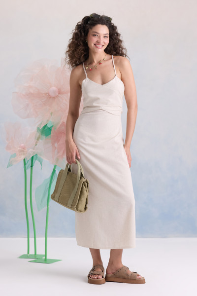 Vestido Com Fenda Luna Areia