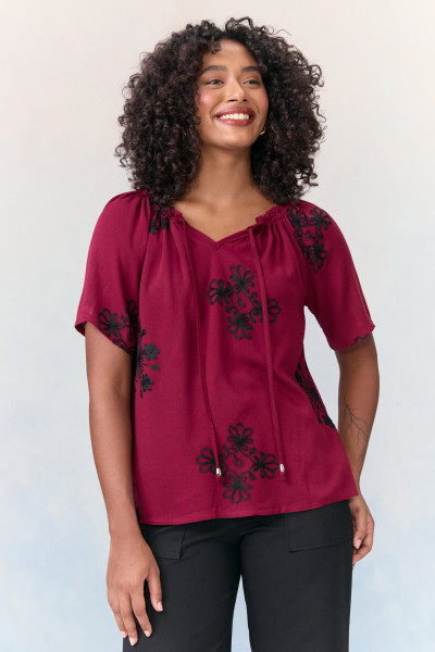 Blusa Bordado Daises Cereja