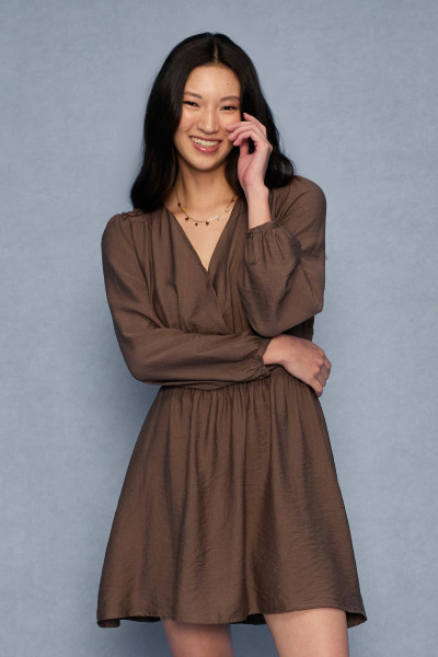 Vestido Curto Crepe Pitty Marrom